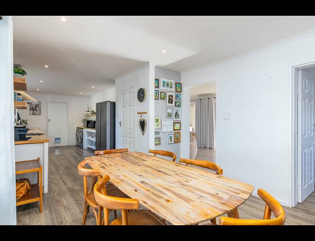 4 BEDROOM HOUSE FOR SALE IN FLAMINGO VLEI